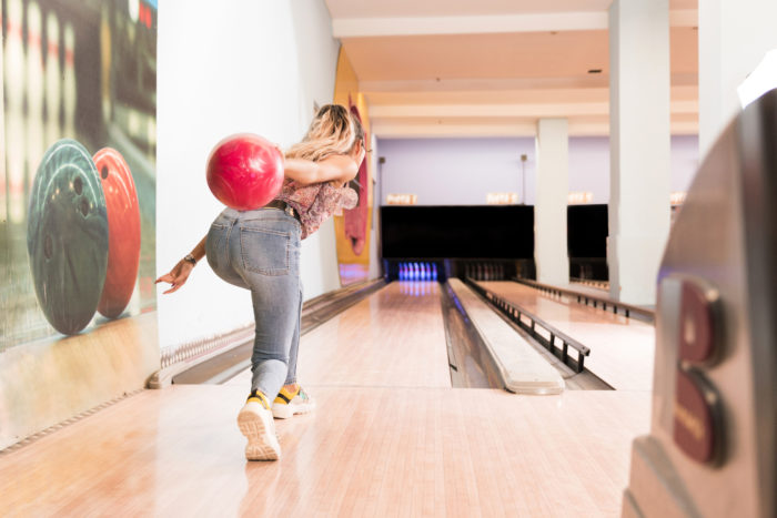 advantages and disadvantages of synthetic bowling lane